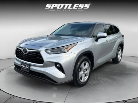 Another view of 2022 Toyota Highlander LE for sale in San Antonio, TX at Spotless Auto Loop 1604
