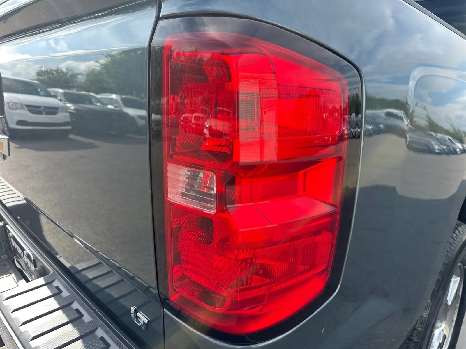 Chevrolet Silverado photo 13