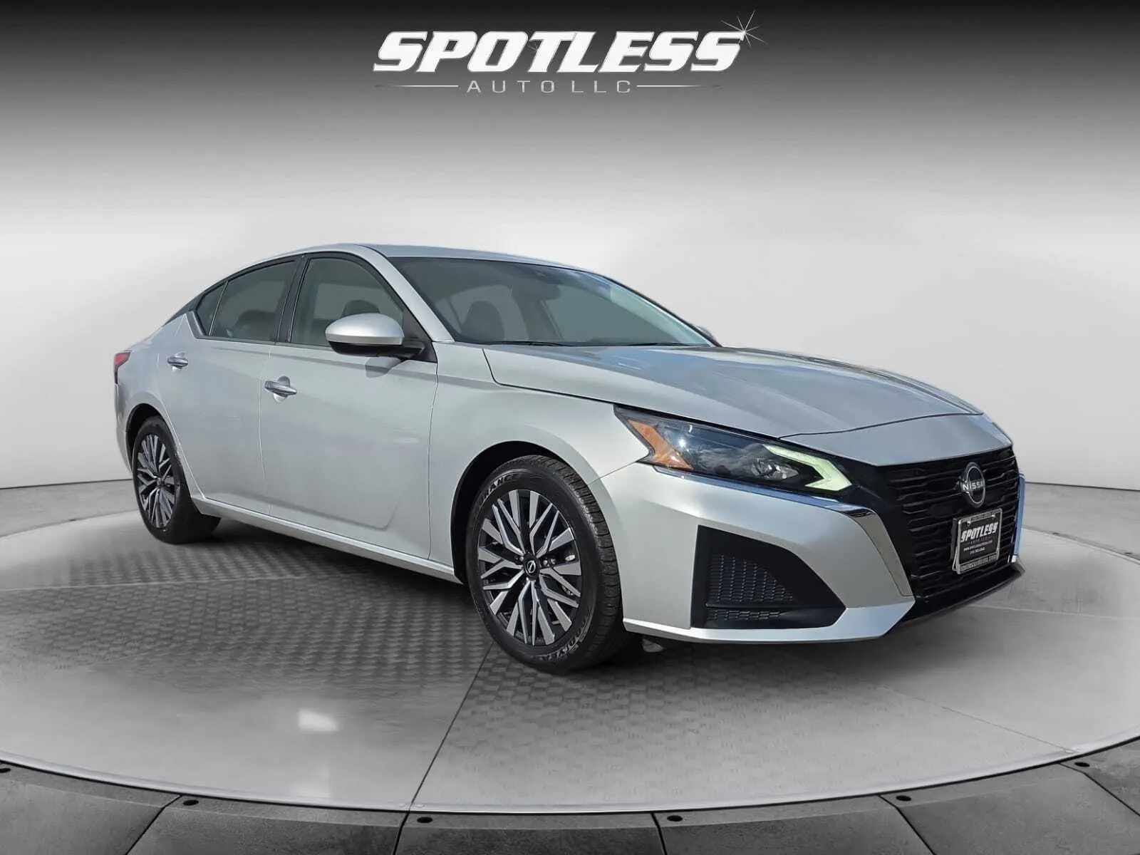 Nissan Altima photo 9