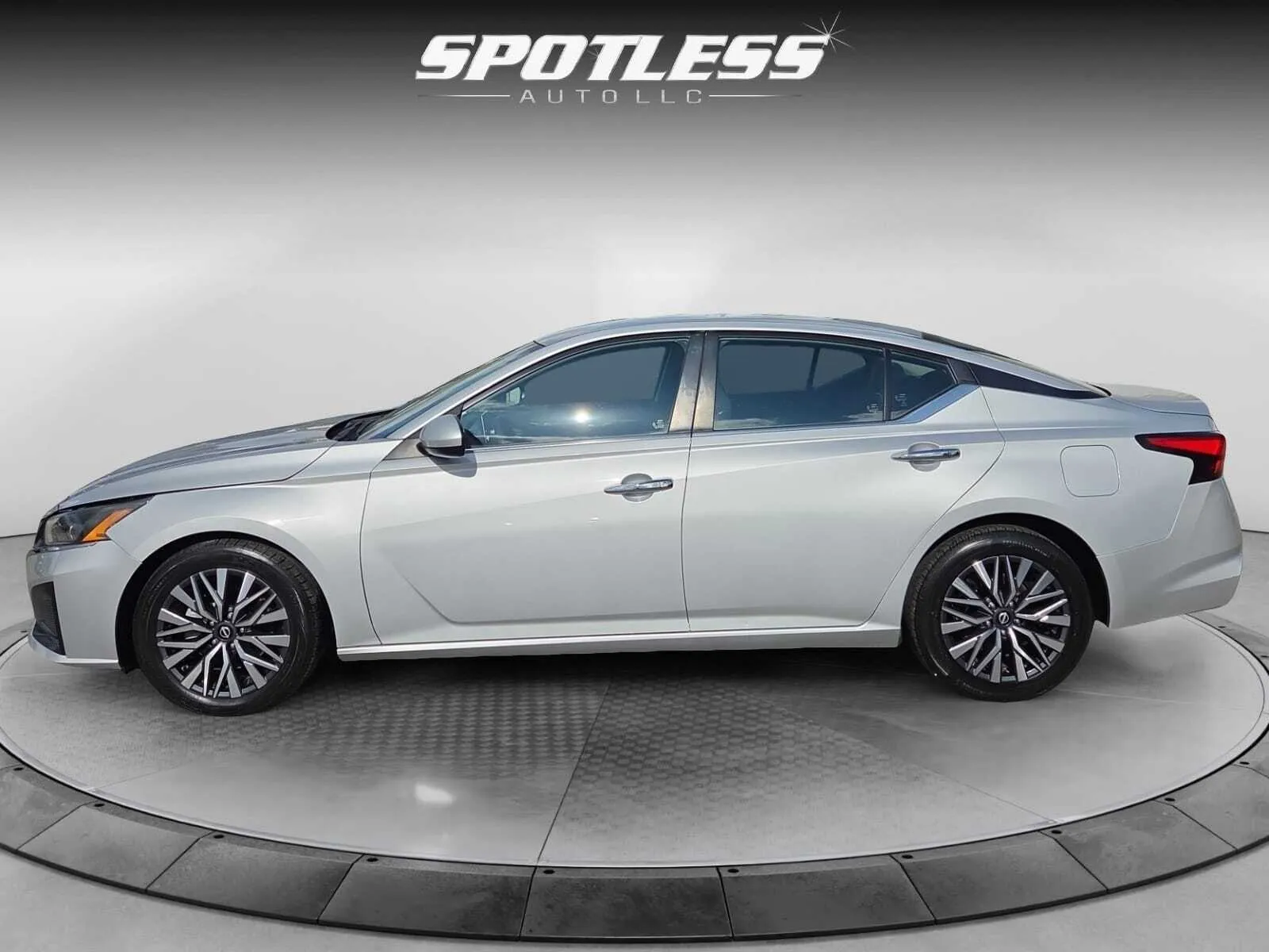 Nissan Altima photo 4