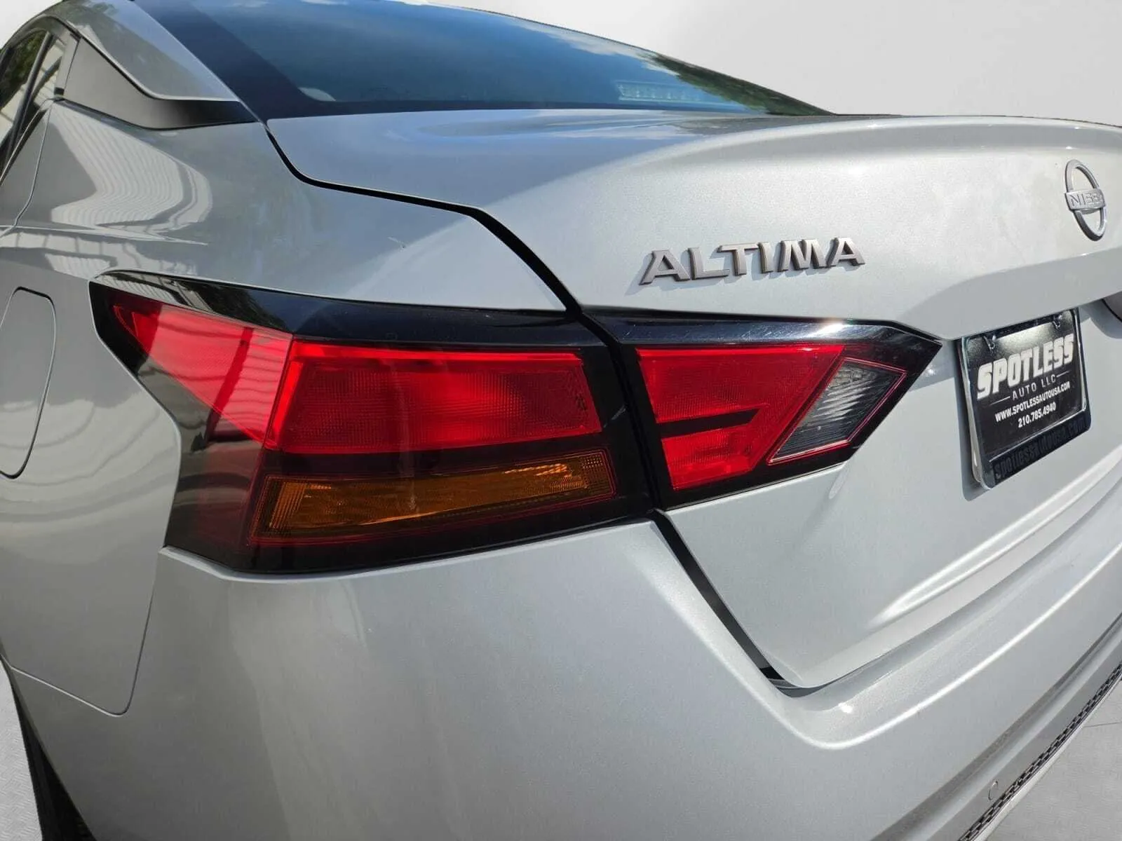 Nissan Altima photo 12