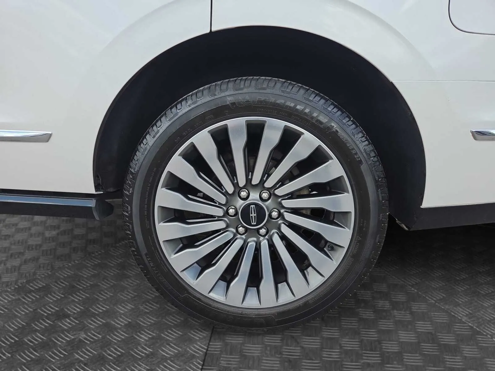 Lincoln Navigator photo 15