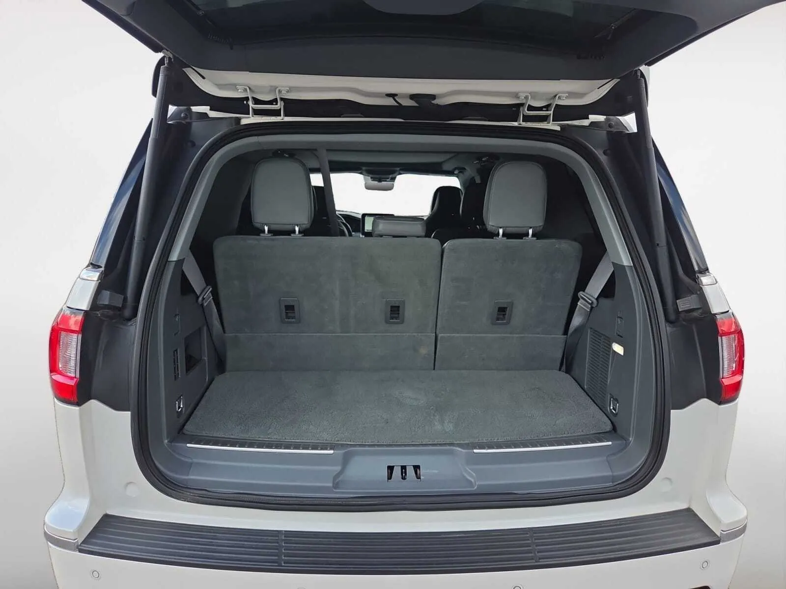 Lincoln Navigator photo 28