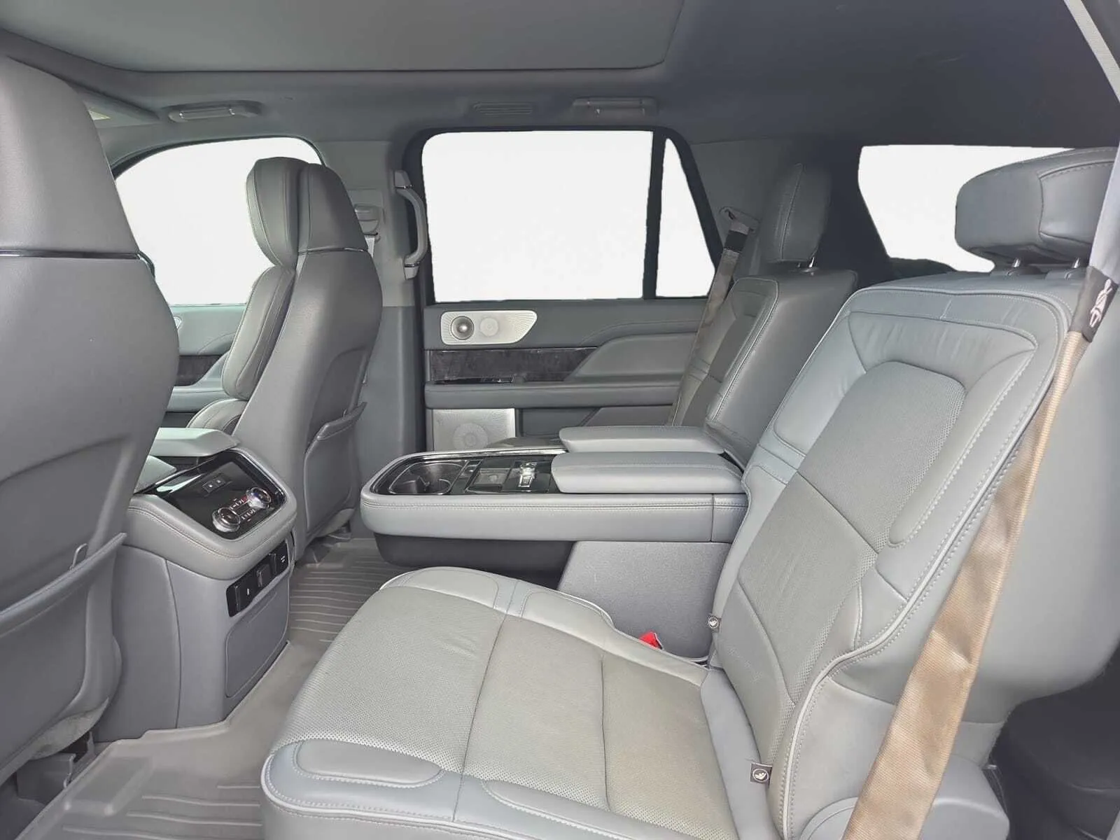Lincoln Navigator photo 23