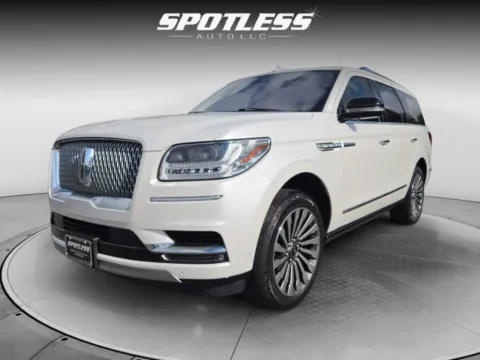Another view of 2019 Lincoln Navigator Reserve for sale in San Antonio, TX at Spotless Auto Loop 1604