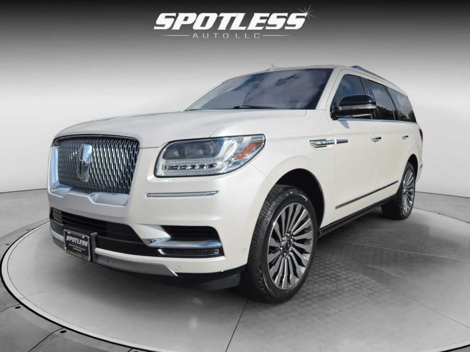 Lincoln Navigator photo 3