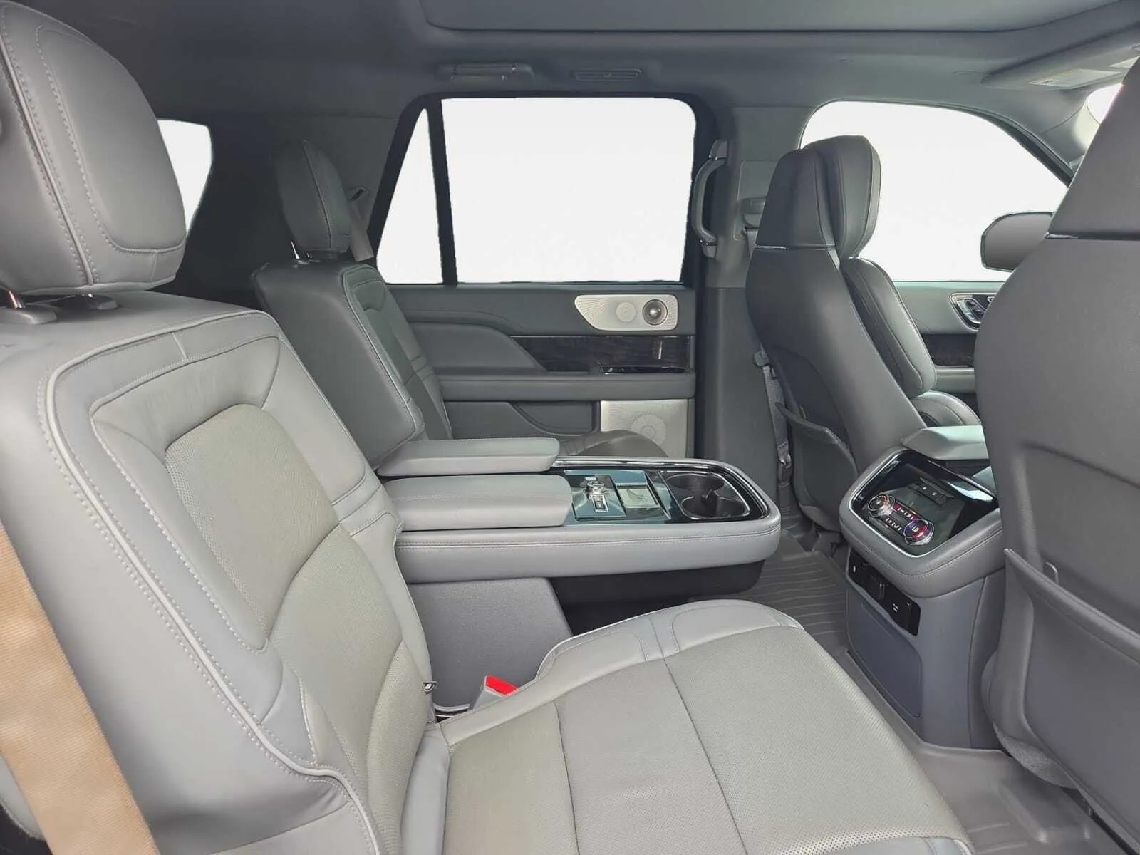 Lincoln Navigator photo 26