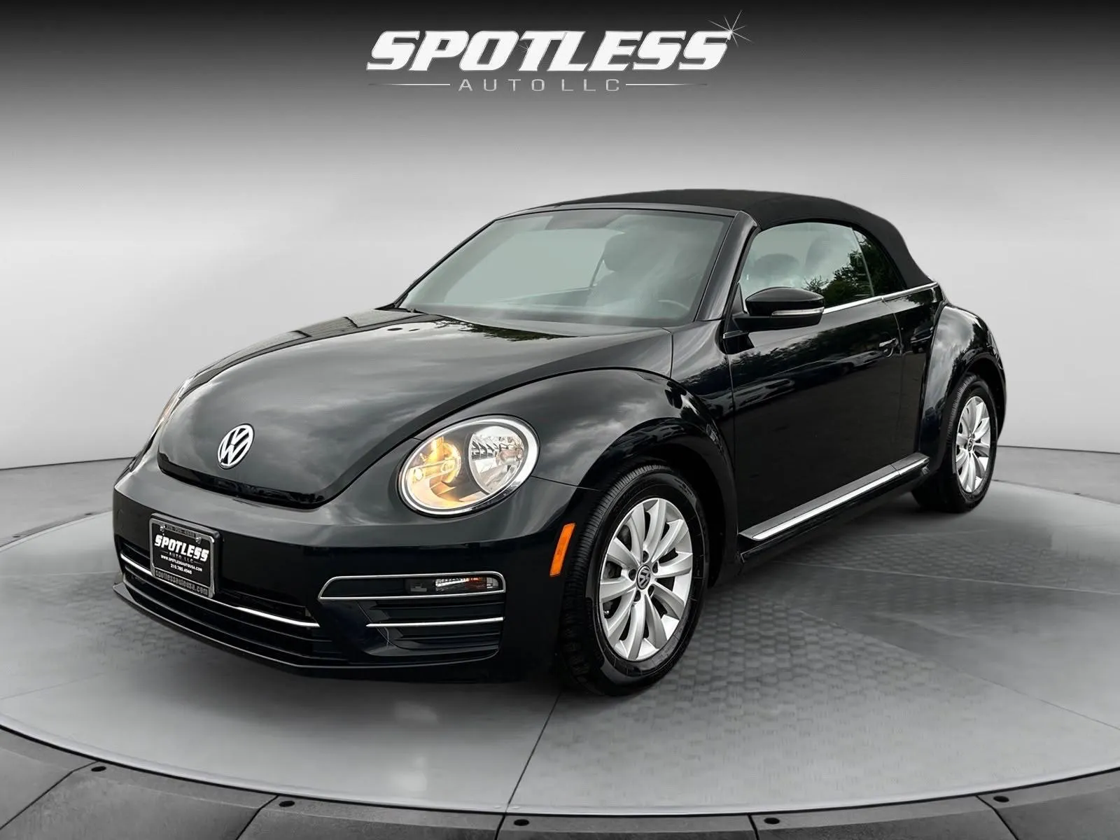 Volkswagen Beetle photo 3