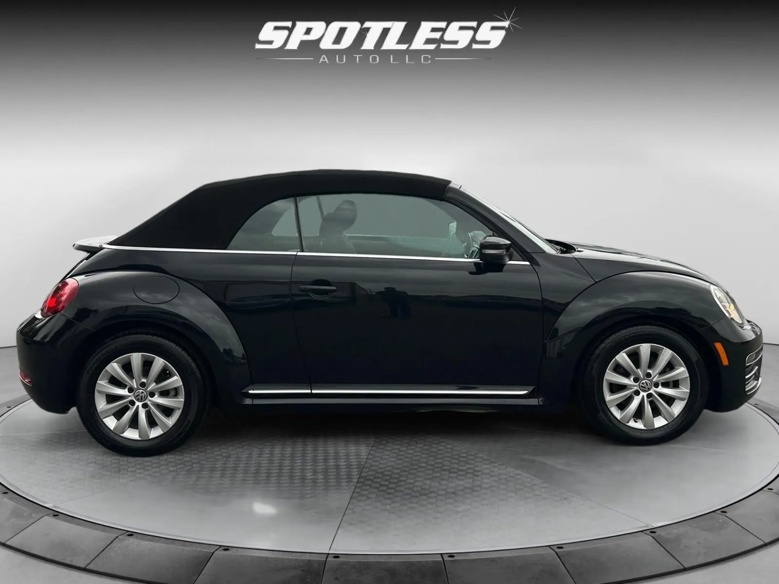 Volkswagen Beetle photo 9