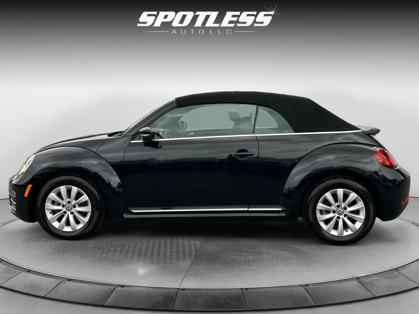 Volkswagen Beetle photo 4
