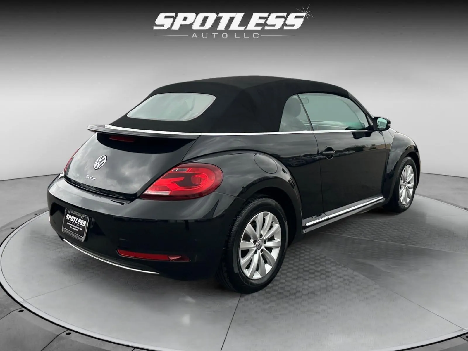 Volkswagen Beetle photo 8