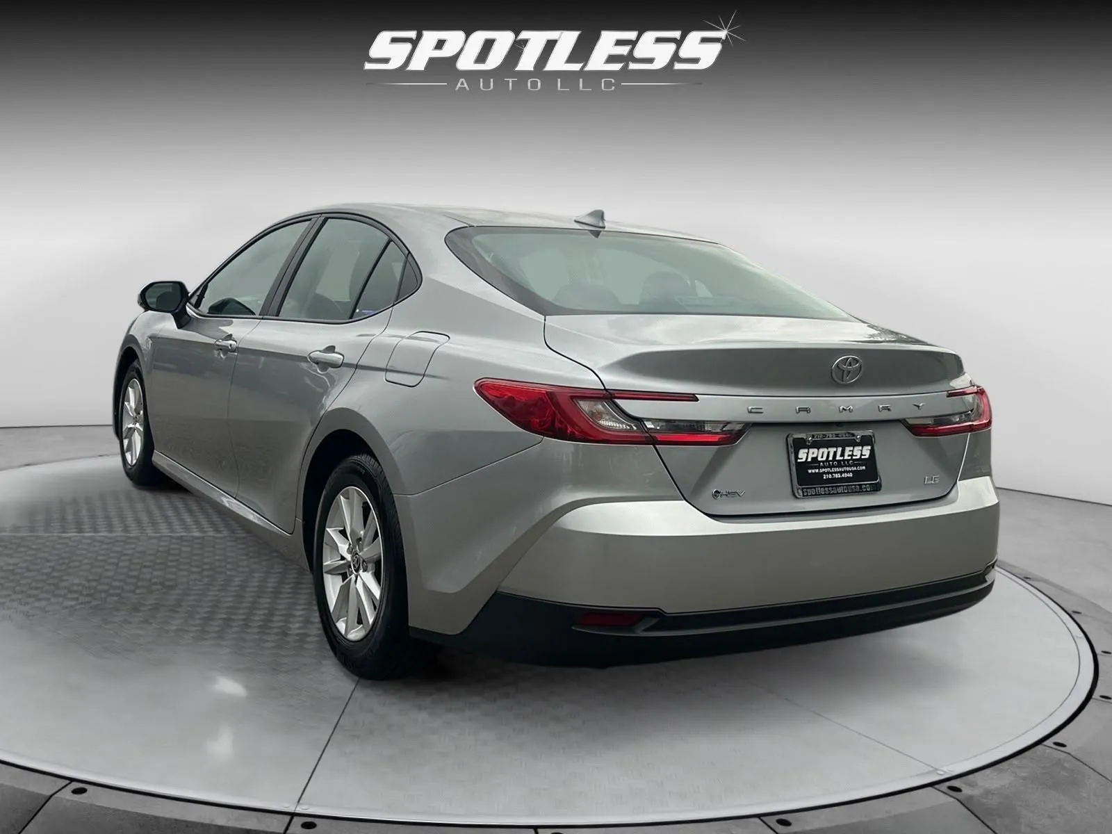 Toyota Camry photo 5
