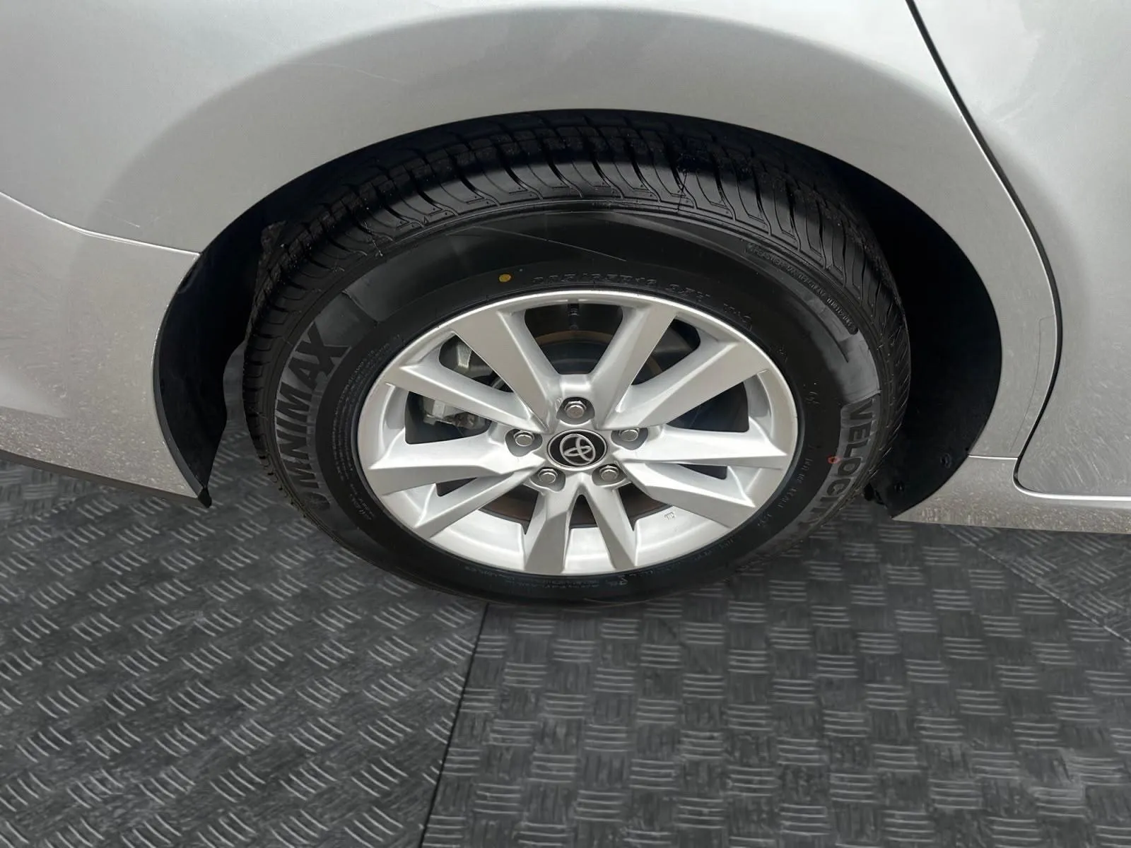 Toyota Camry photo 14