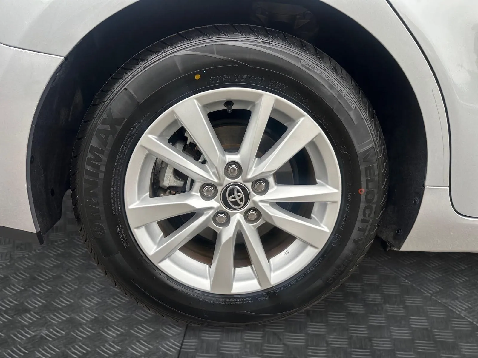 Toyota Camry photo 15