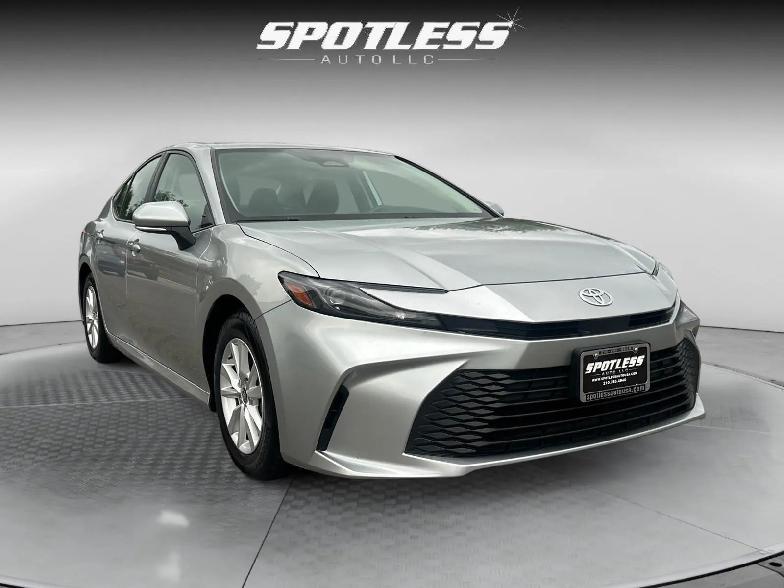 Toyota Camry photo 11