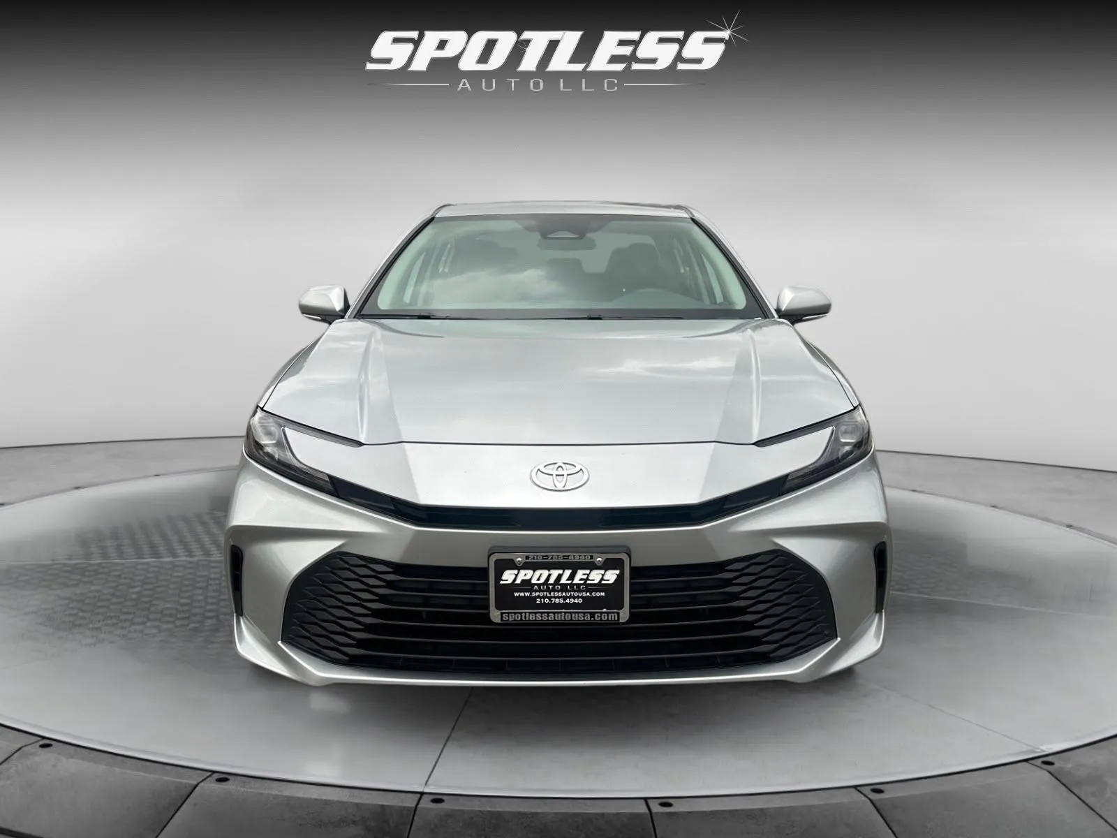 Toyota Camry photo 10