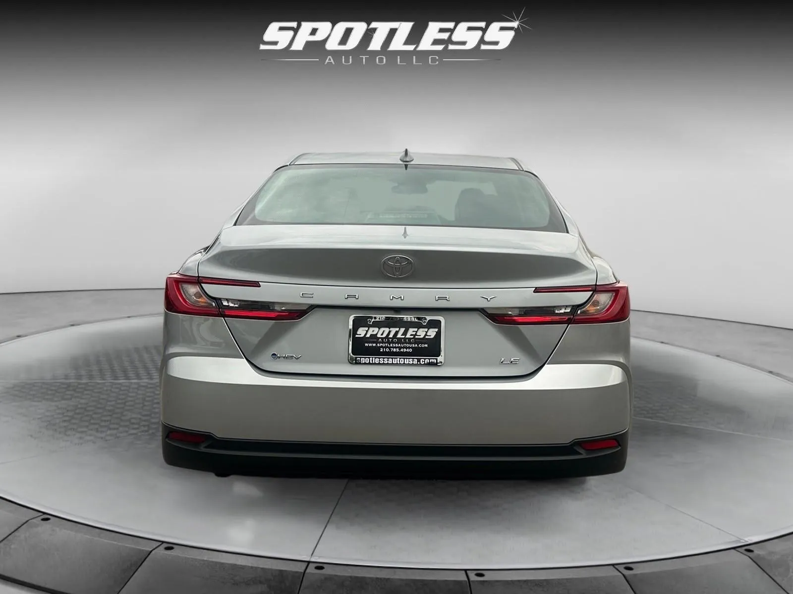 Toyota Camry photo 6