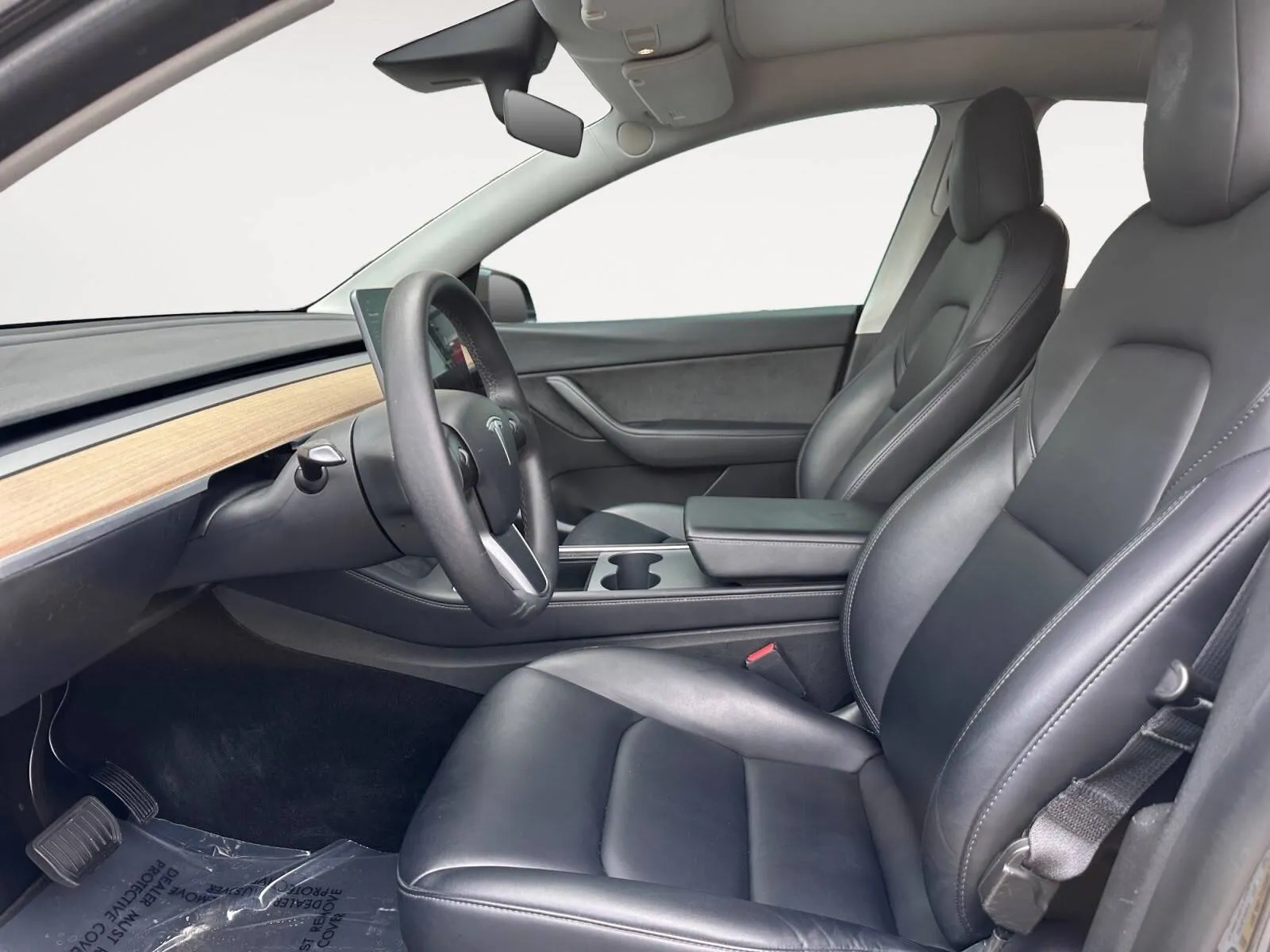 Tesla Model Y photo 19