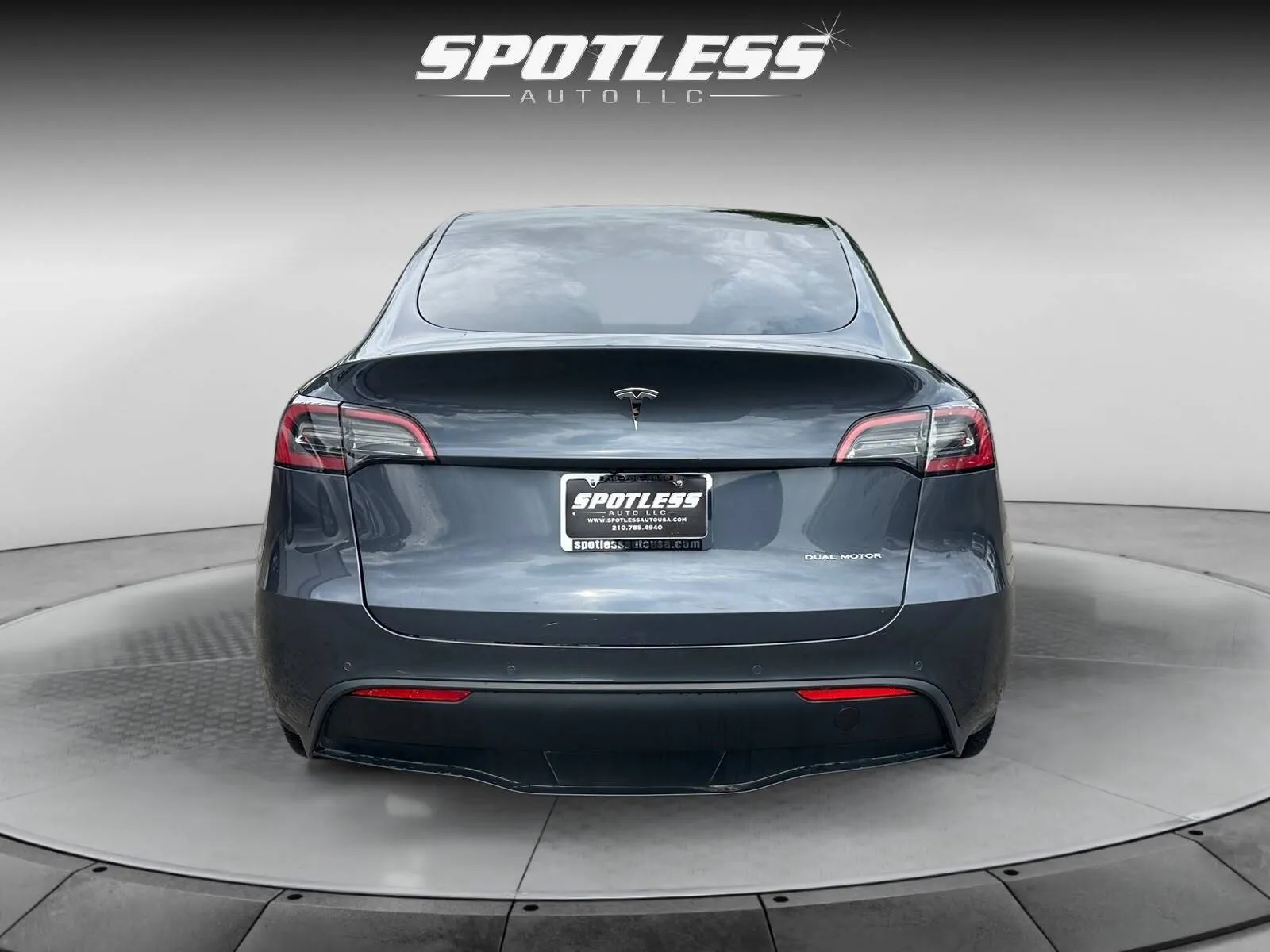 Tesla Model Y photo 6