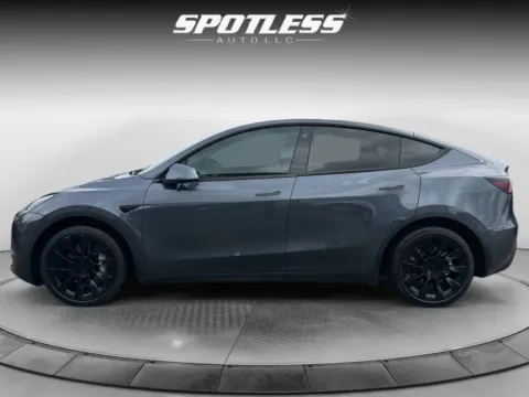 More photos of 2022 Tesla Model Y Long Range at Spotless Auto Loop 1604, TX