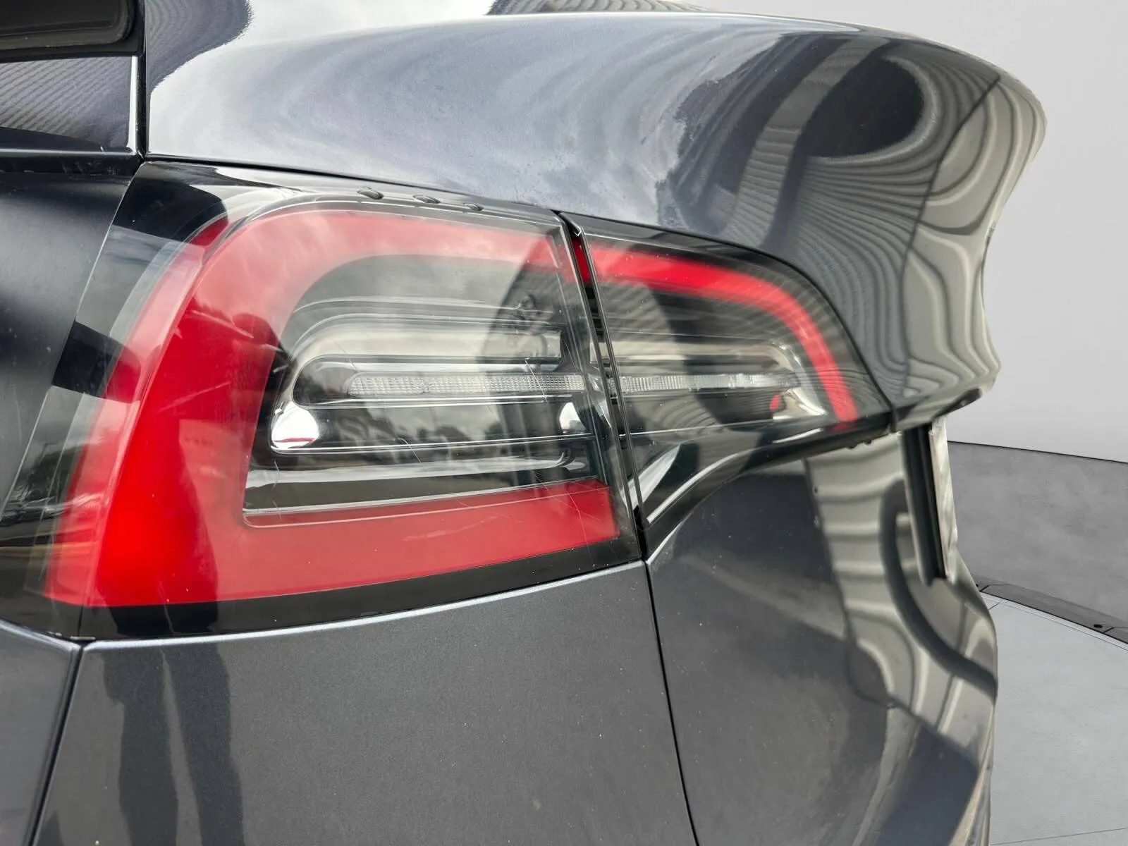 Tesla Model Y photo 13