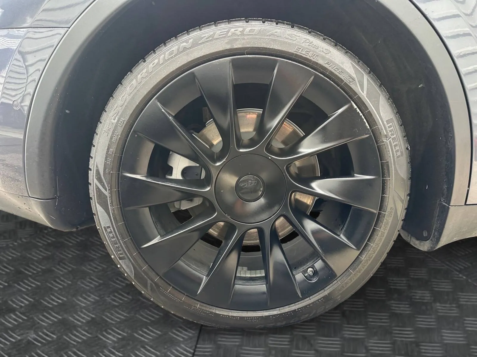 Tesla Model Y photo 14