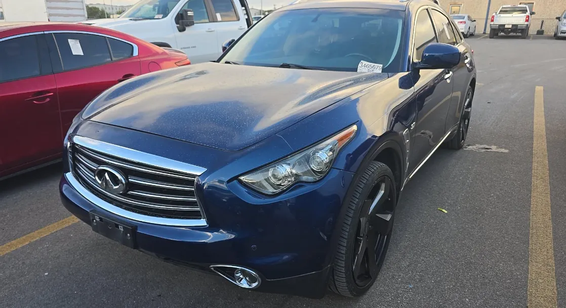 2015 INFINITI QX70