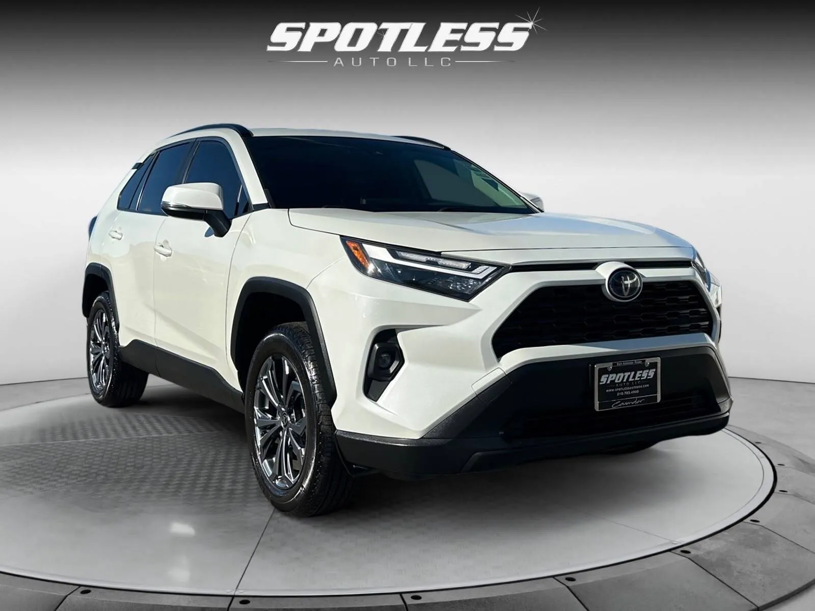 Toyota RAV4 photo 9