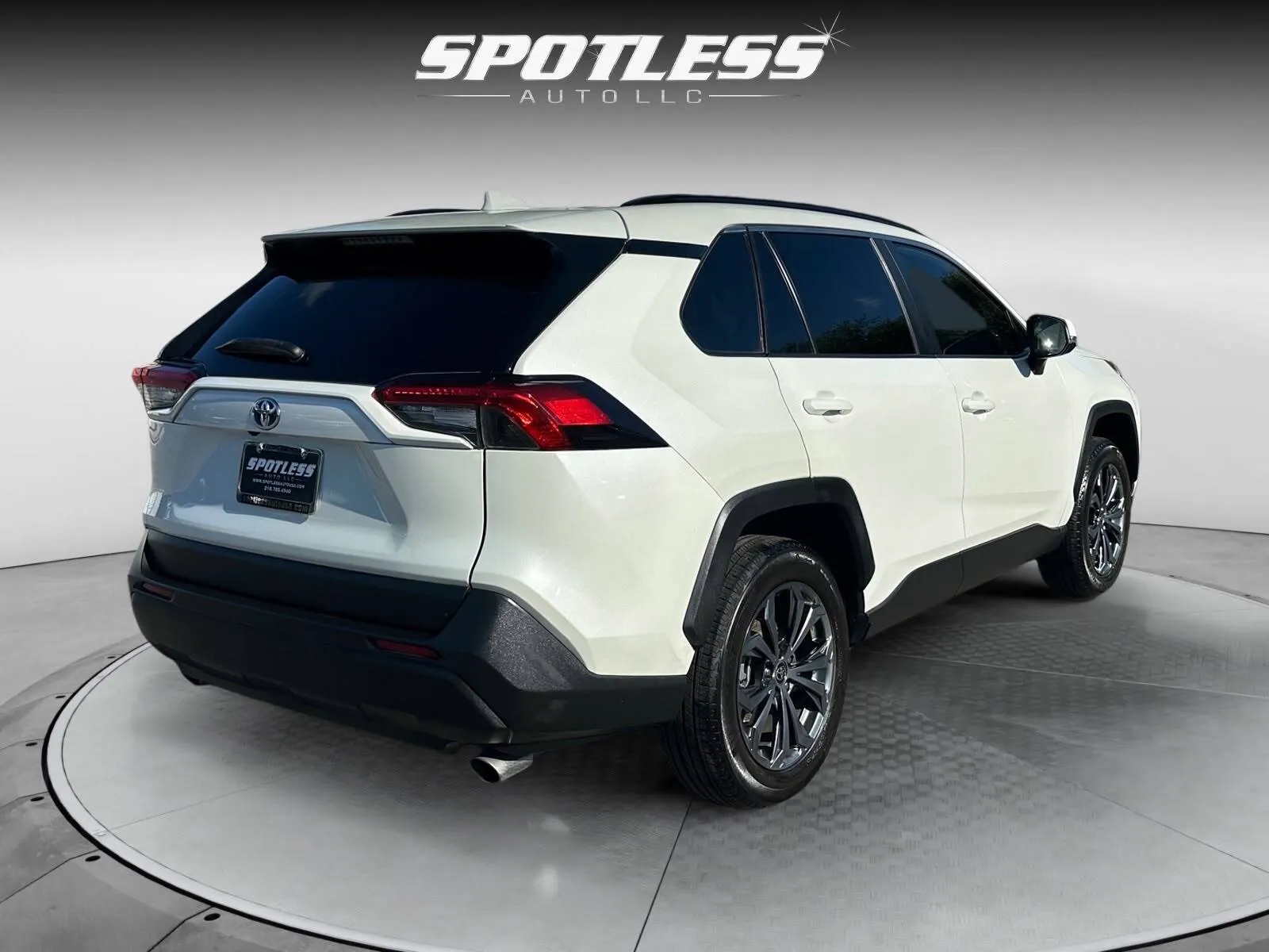Toyota RAV4 photo 7