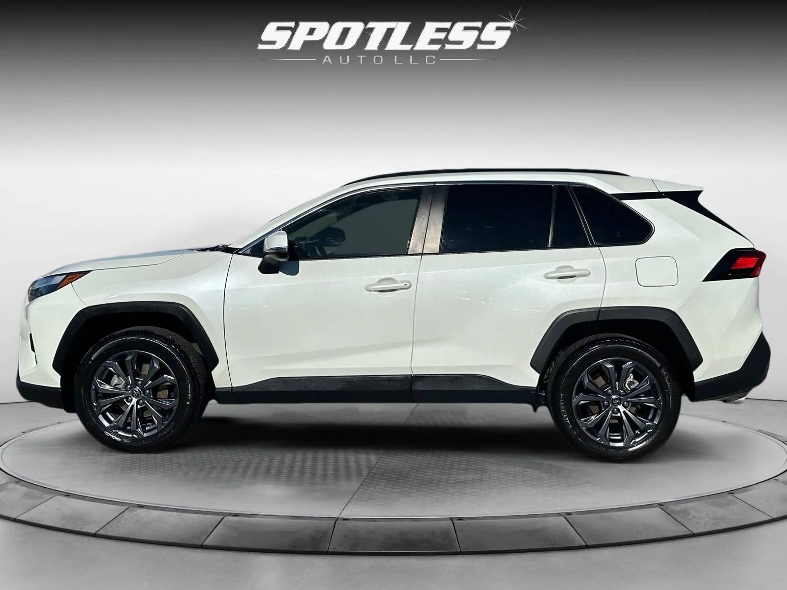 Toyota RAV4 photo 4