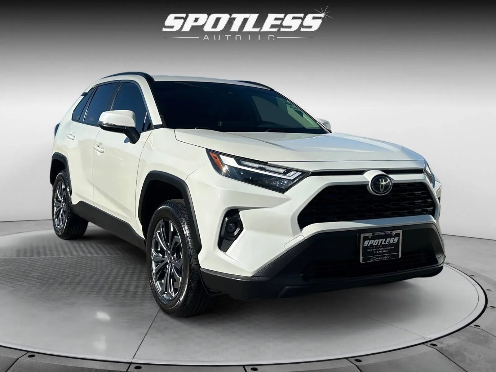 Toyota RAV4 photo 11