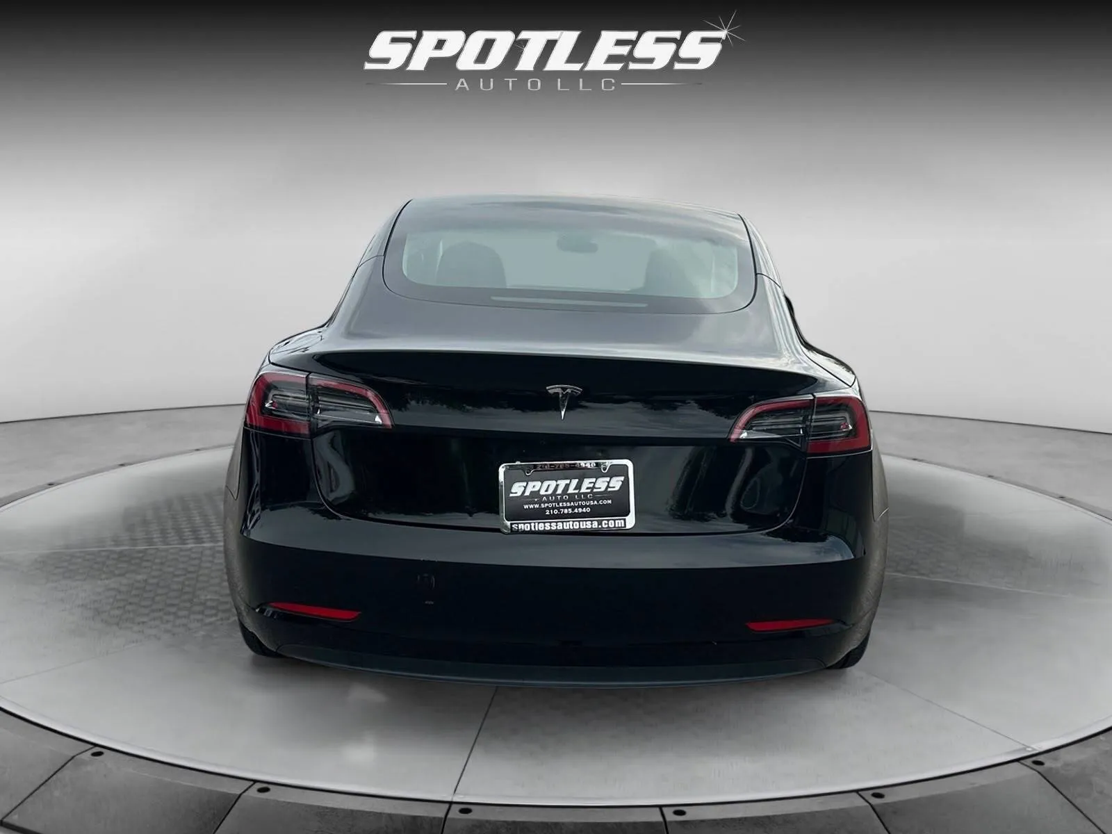 Tesla Model 3 photo 6