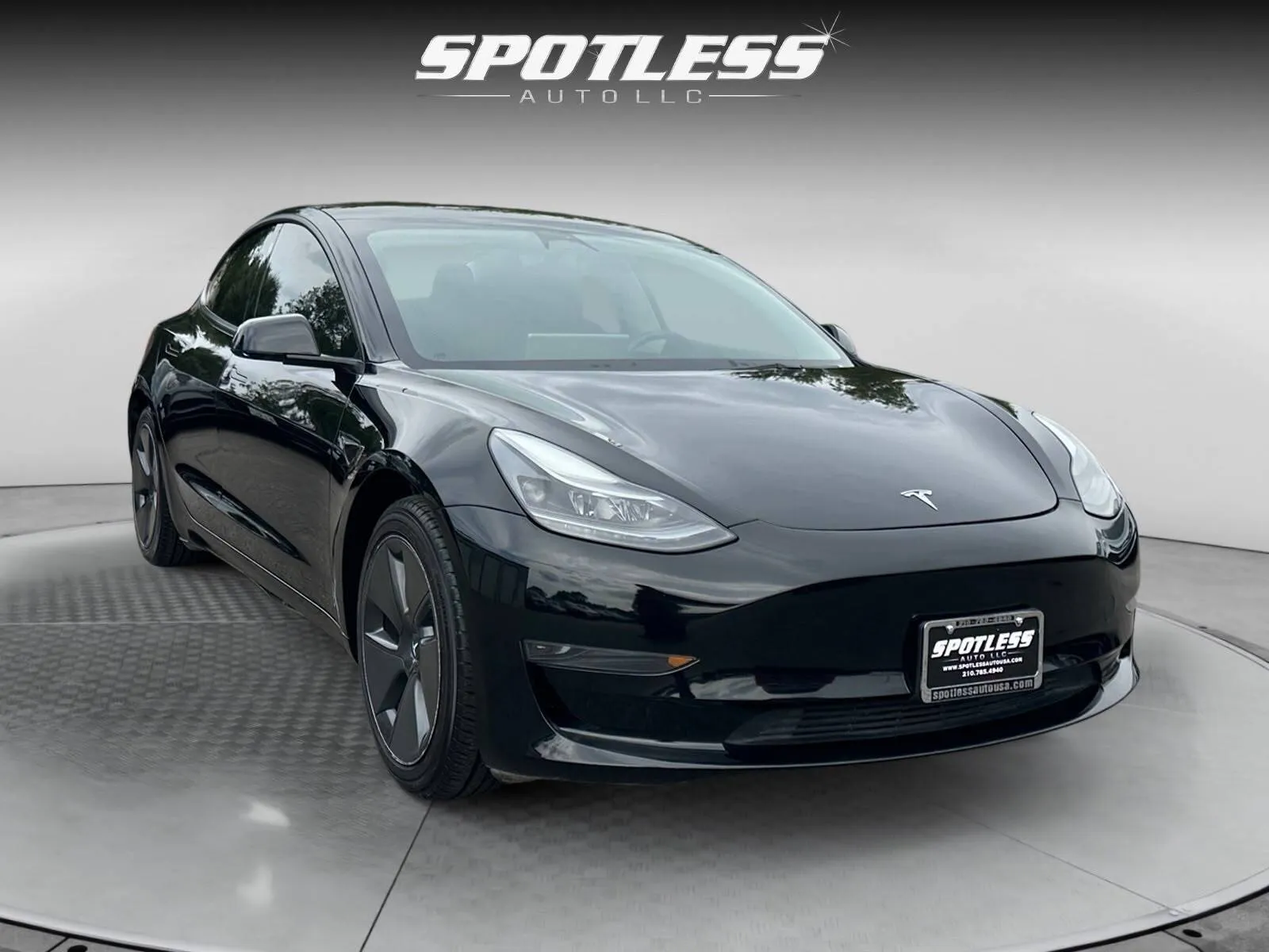 Tesla Model 3 photo 9