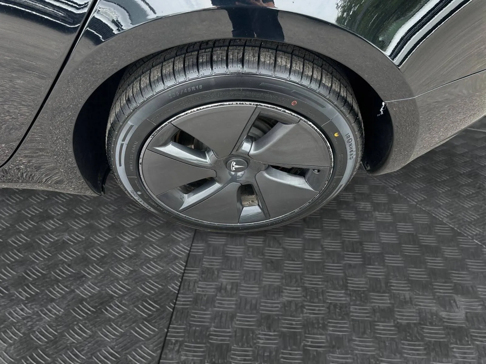 Tesla Model 3 photo 15