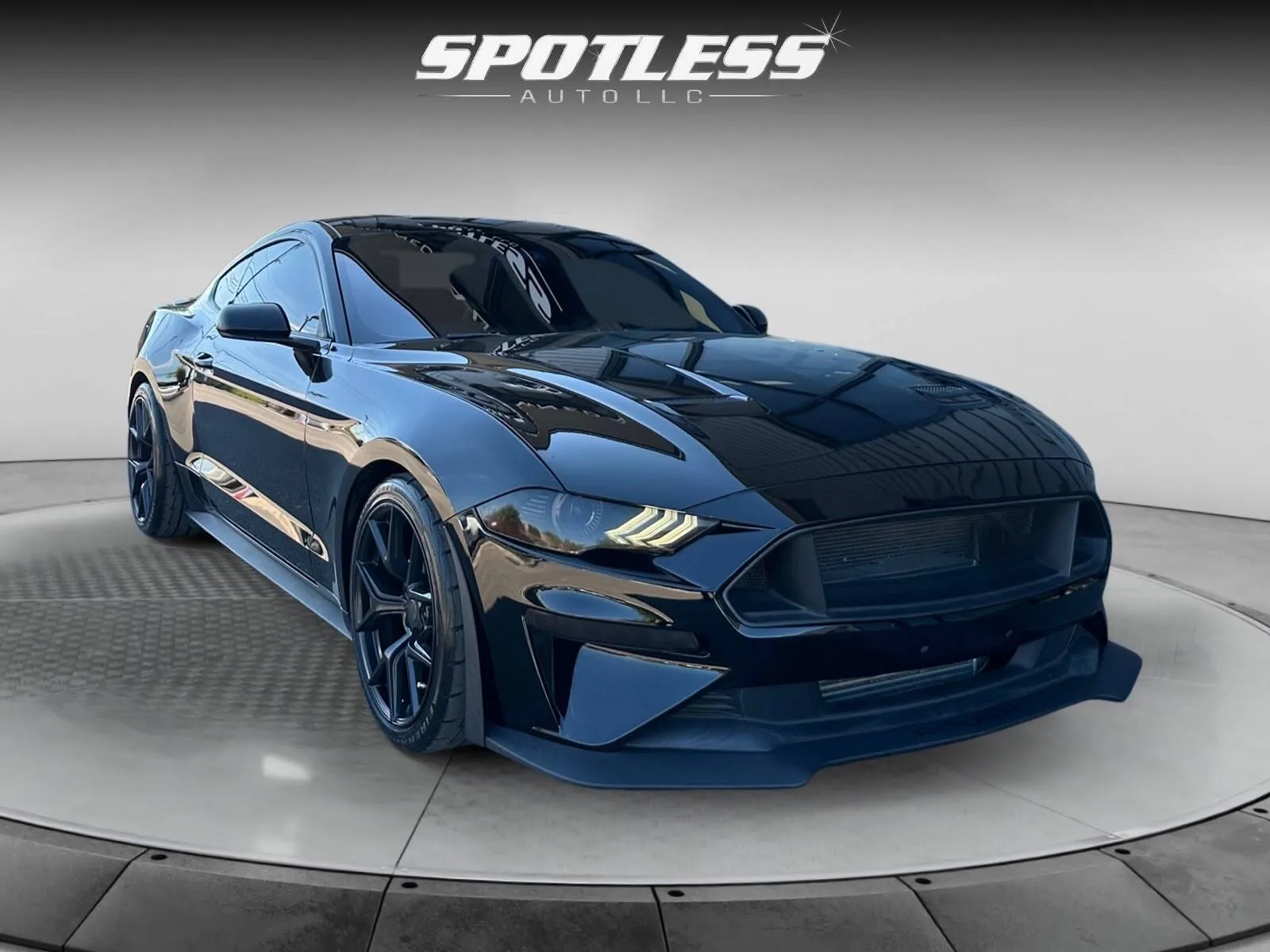 Ford Mustang photo 9