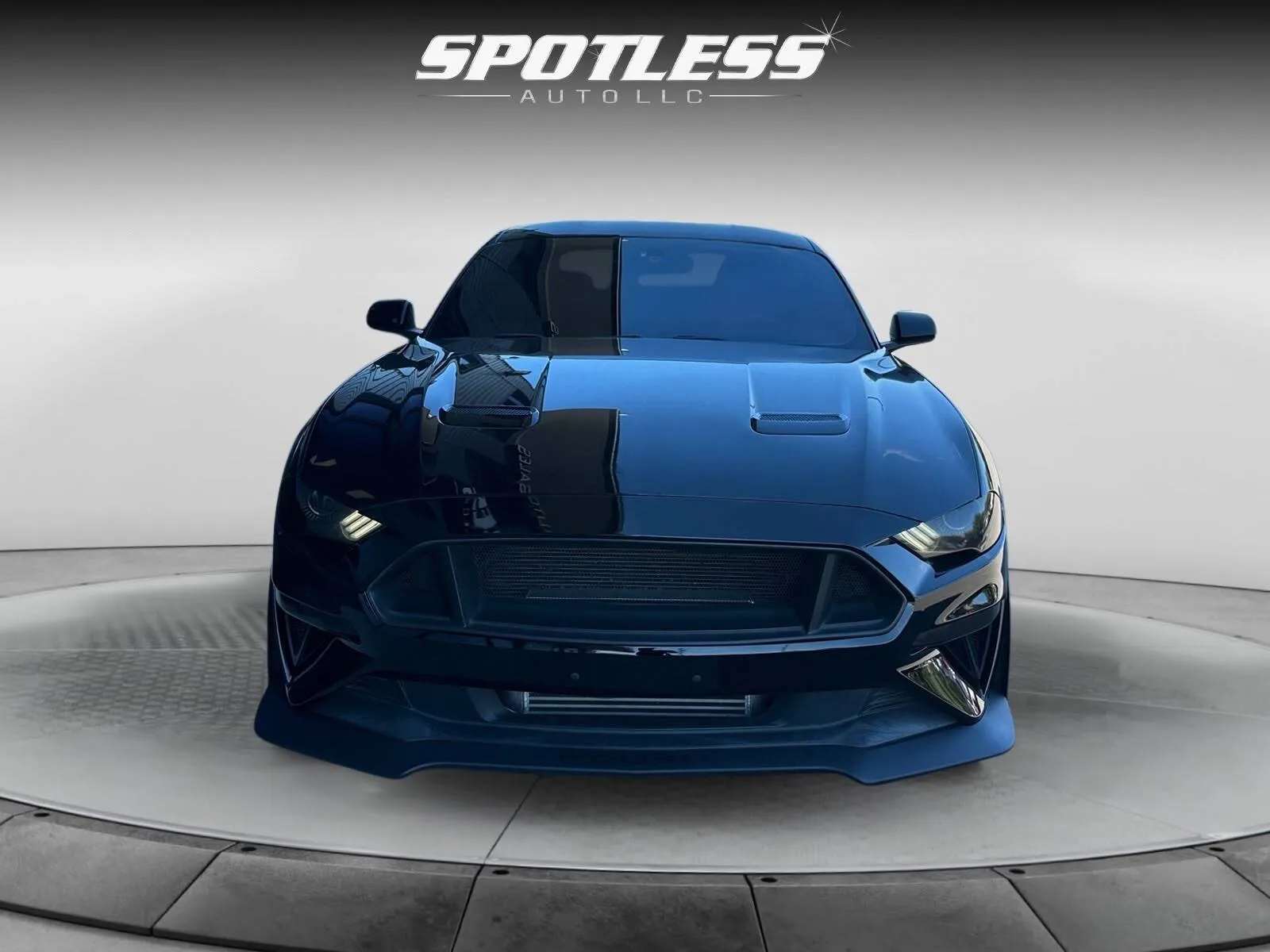 Ford Mustang photo 10