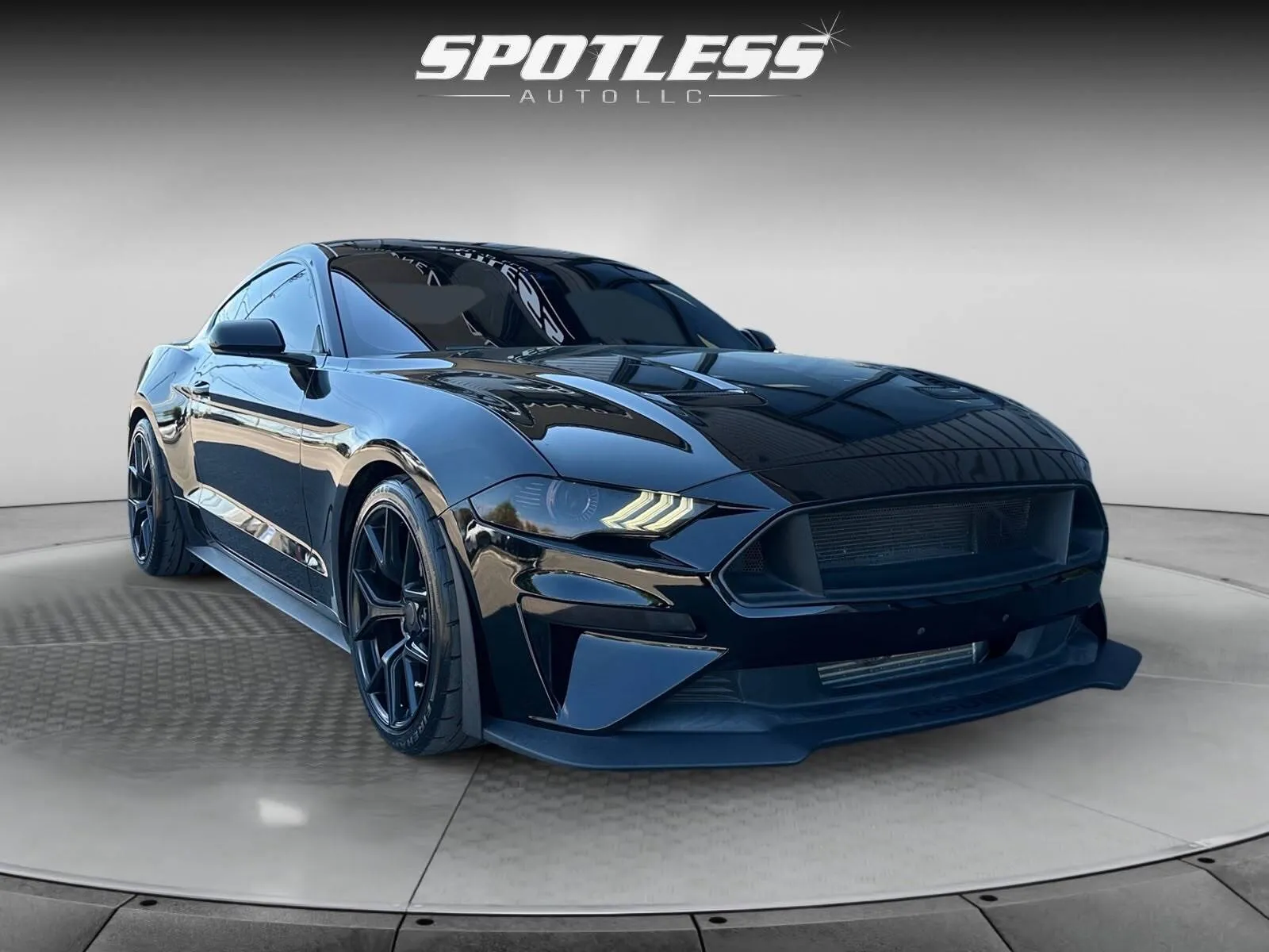 Ford Mustang photo 11