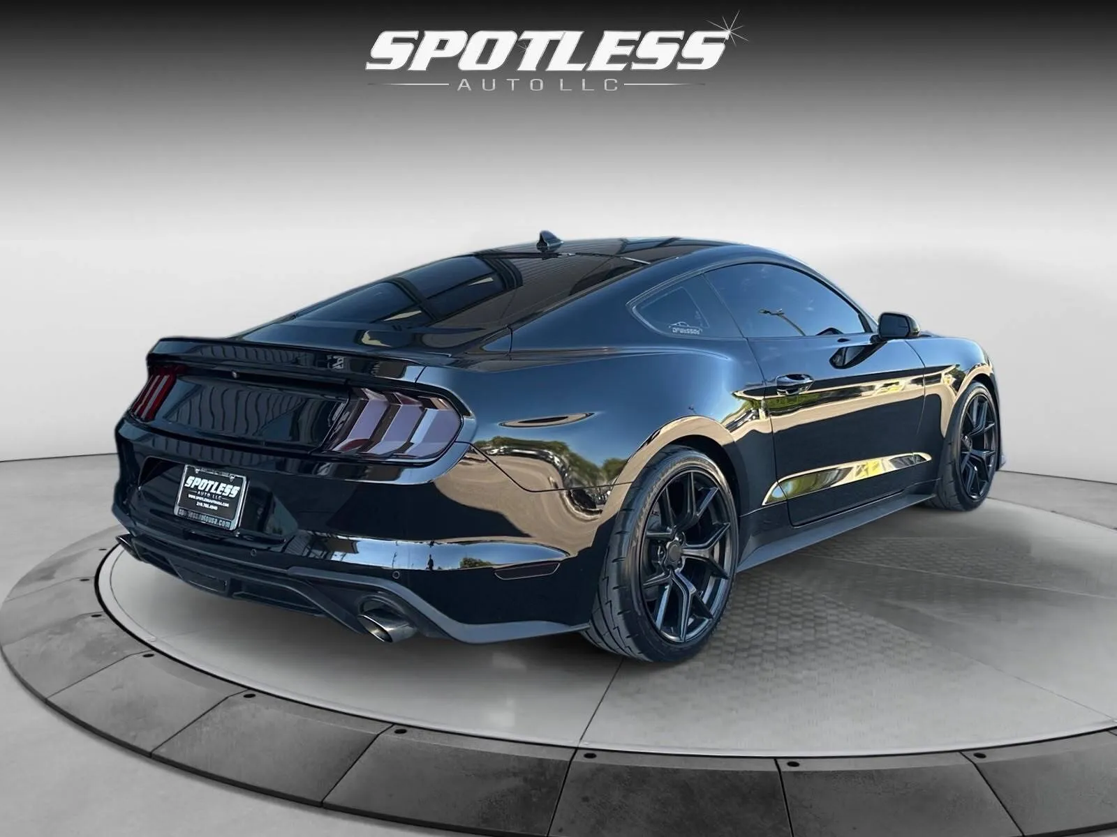 Ford Mustang photo 7