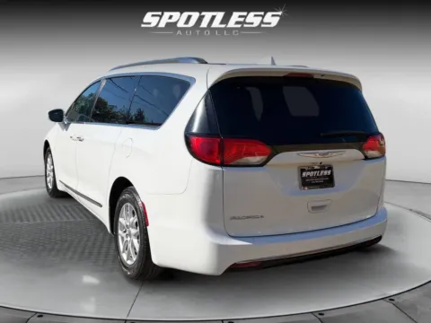 More photos of 2020 Chrysler Pacifica Touring L at Spotless Auto Loop 1604, TX