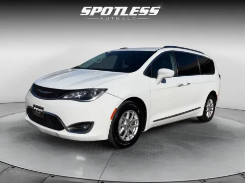 Another view of 2020 Chrysler Pacifica Touring L for sale in San Antonio, TX at Spotless Auto Loop 1604