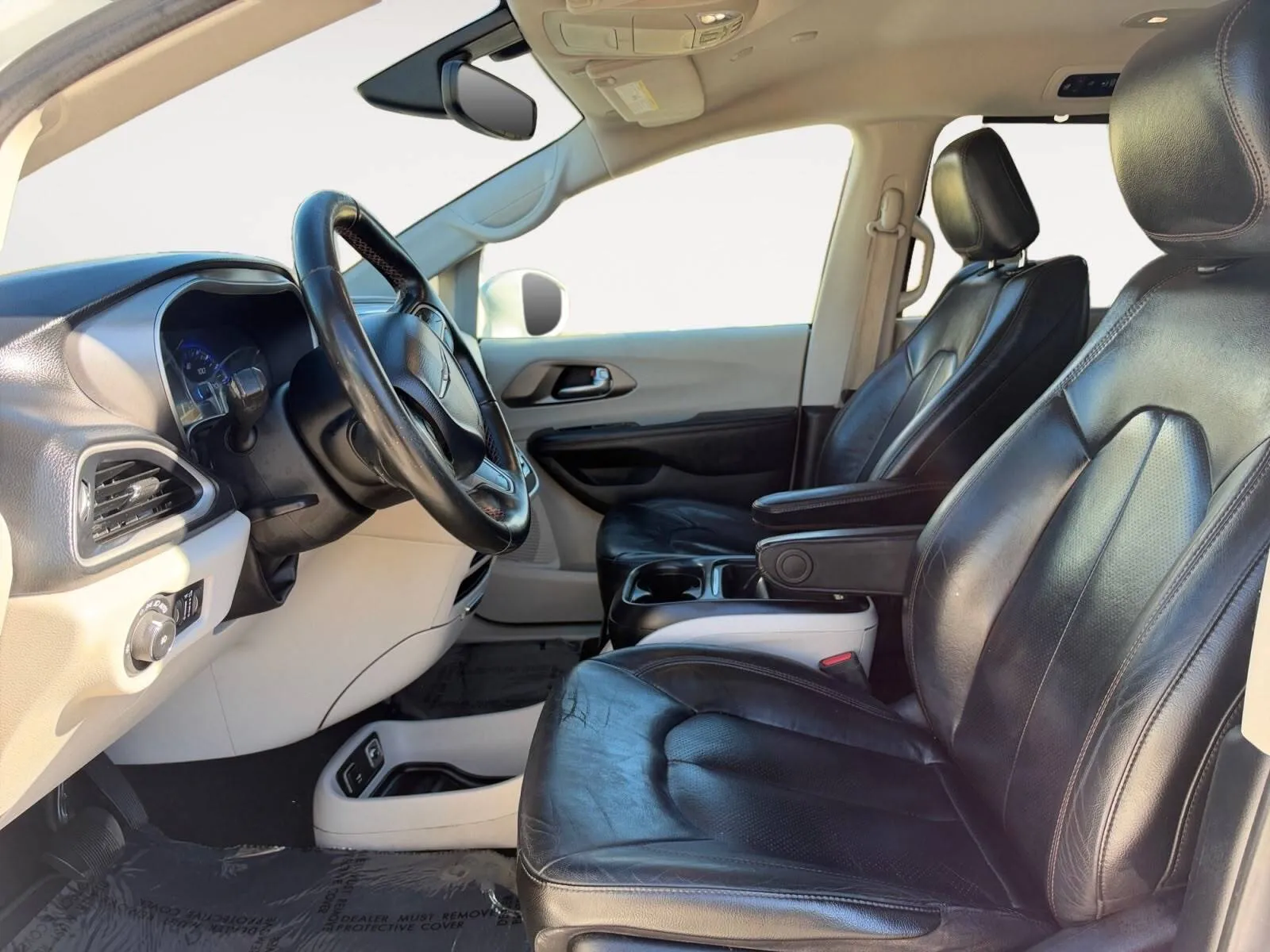 Chrysler Pacifica photo 19