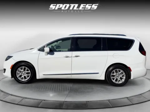 More photos of 2020 Chrysler Pacifica Touring L at Spotless Auto Loop 1604, TX