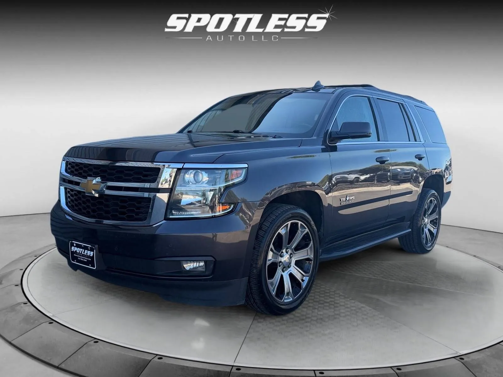Chevrolet Tahoe photo 3