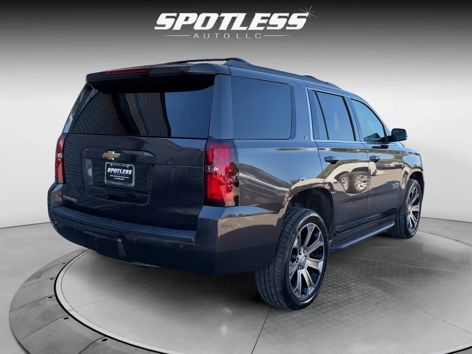 Chevrolet Tahoe photo 7