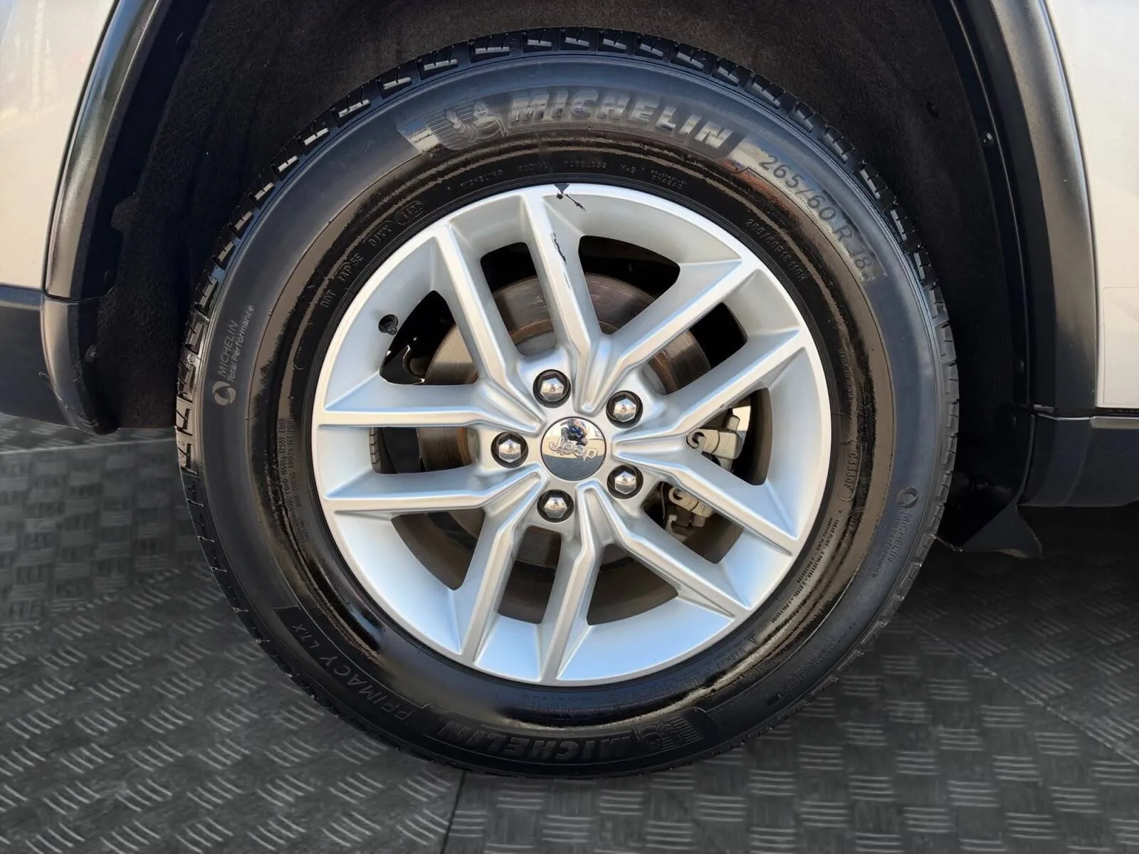 Jeep Grand Cherokee photo 12