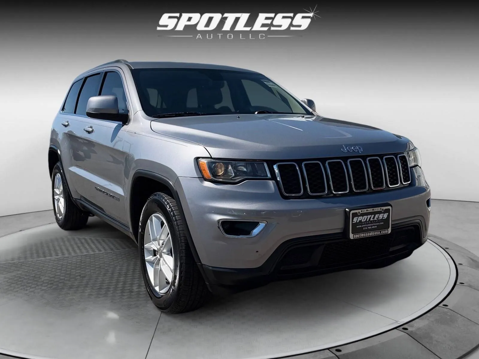 Jeep Grand Cherokee photo 11