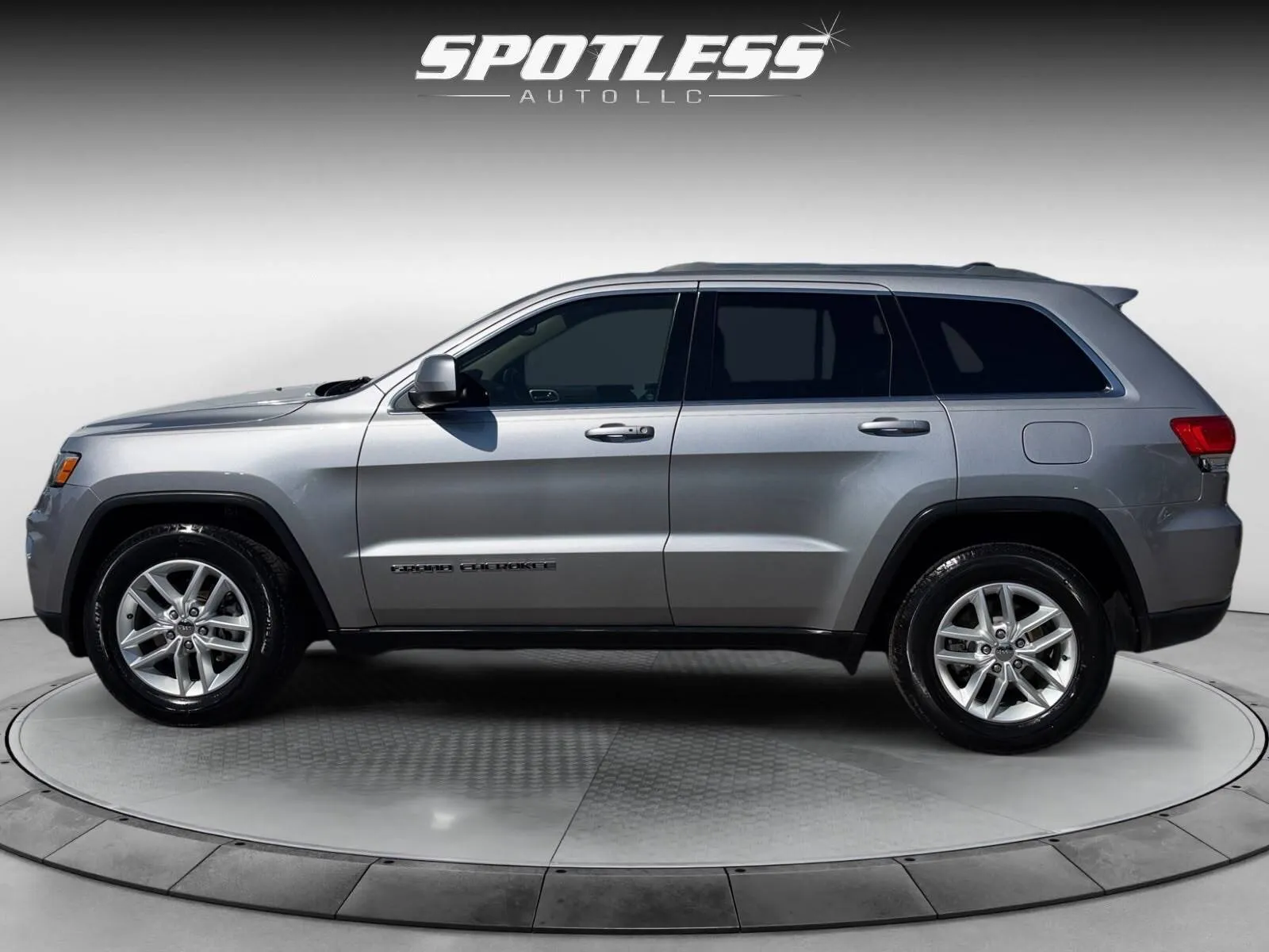 Jeep Grand Cherokee photo 4