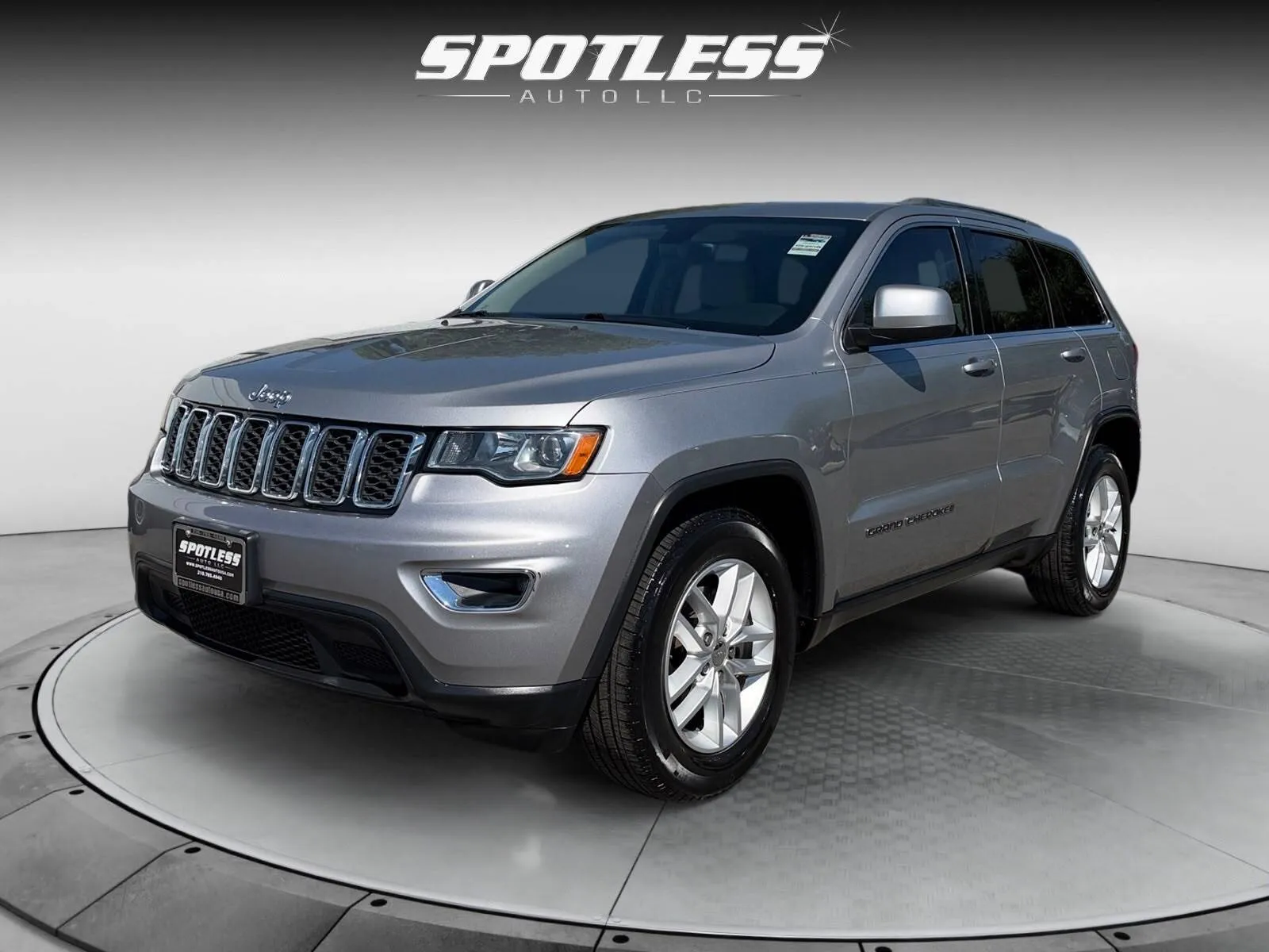 Jeep Grand Cherokee photo 3