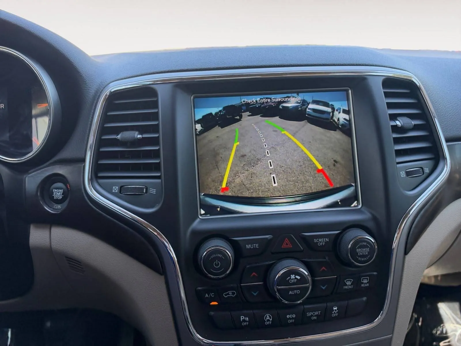 Jeep Grand Cherokee photo 26