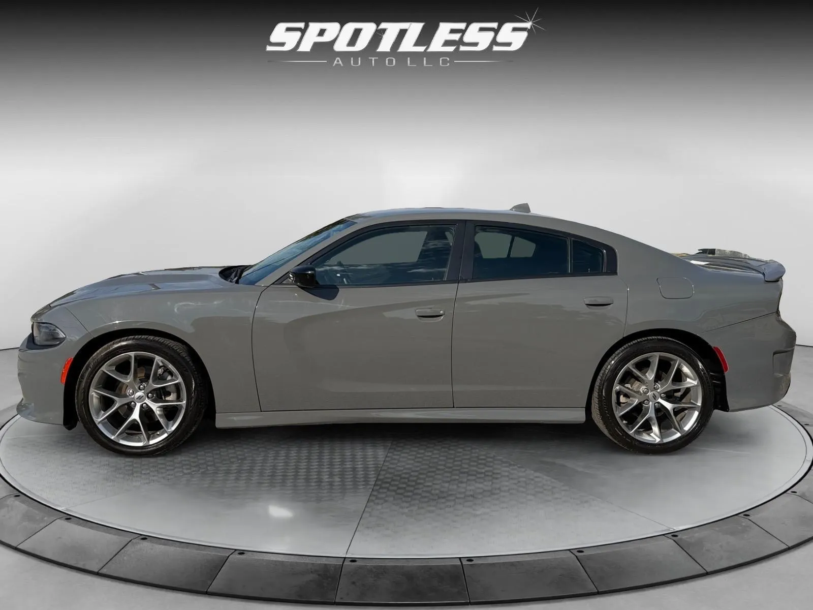 Dodge Charger photo 4